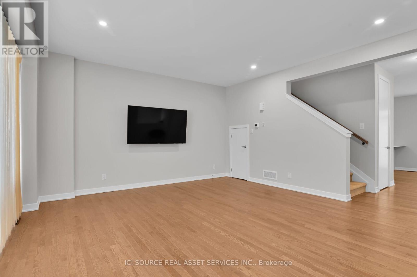 334 Falsetto Street, Ottawa, Ontario  K1W 0S6 - Photo 15 - X12728124