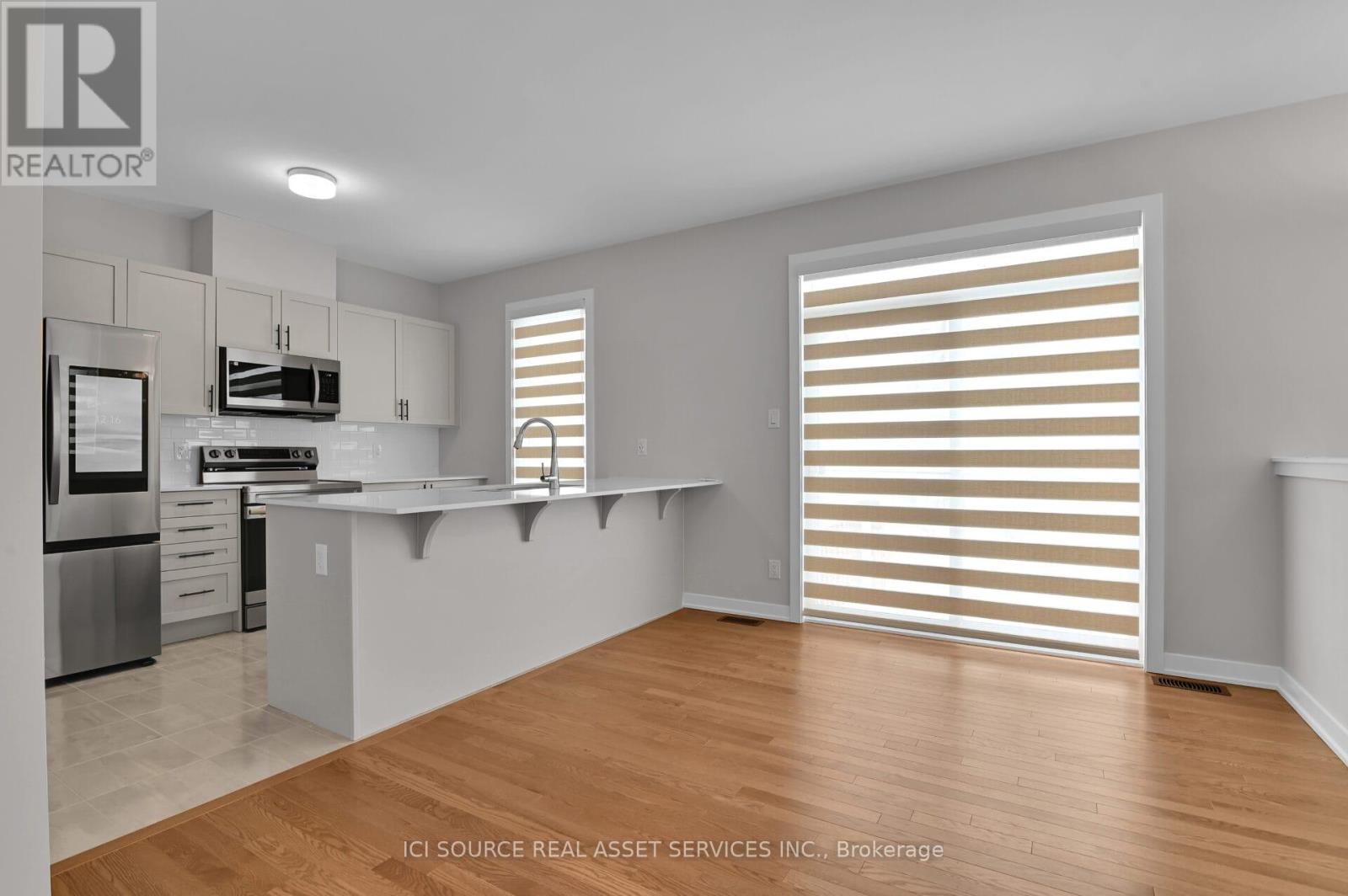 334 Falsetto Street, Ottawa, Ontario  K1W 0S6 - Photo 7 - X12728124