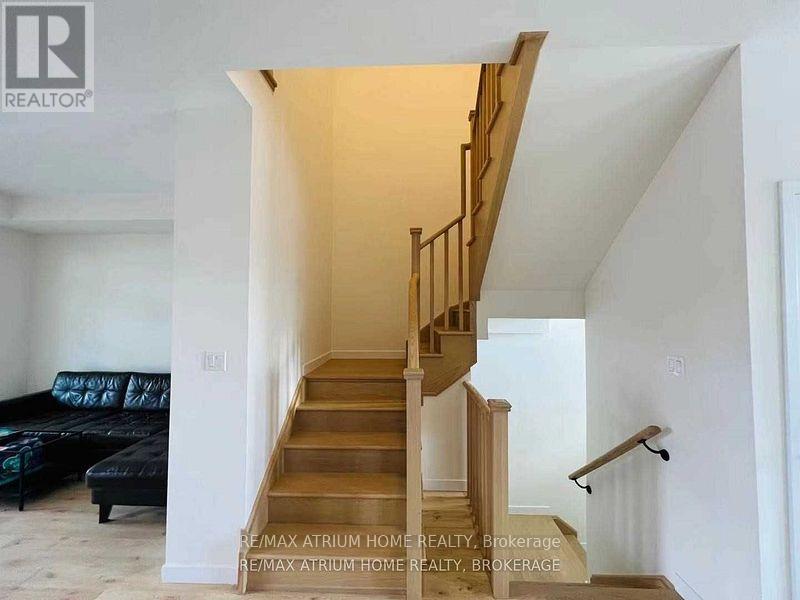 18 Mcnaughton Road, Vaughan, Ontario  L6A 5B6 - Photo 8 - N12728142