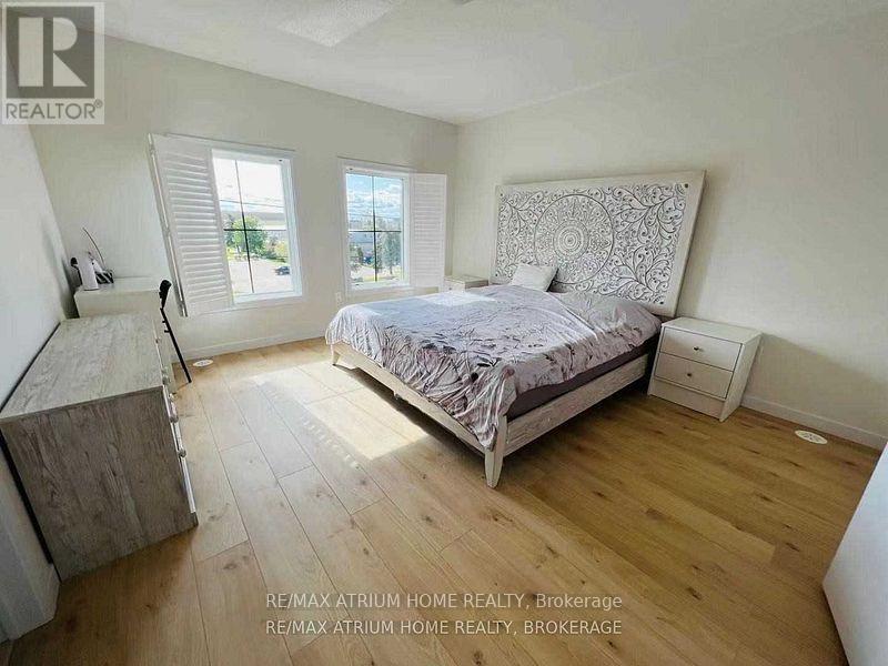 18 Mcnaughton Road, Vaughan, Ontario  L6A 5B6 - Photo 9 - N12728142