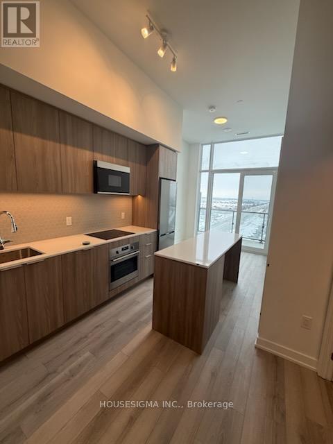 918 - 15 Skyridge Drive, Brampton, Ontario  L6P 4S3 - Photo 3 - W12728150