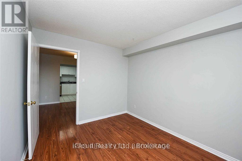 1814 - 135 Hillcrest Avenue, Mississauga, Ontario  L5B 4B1 - Photo 15 - W12728152