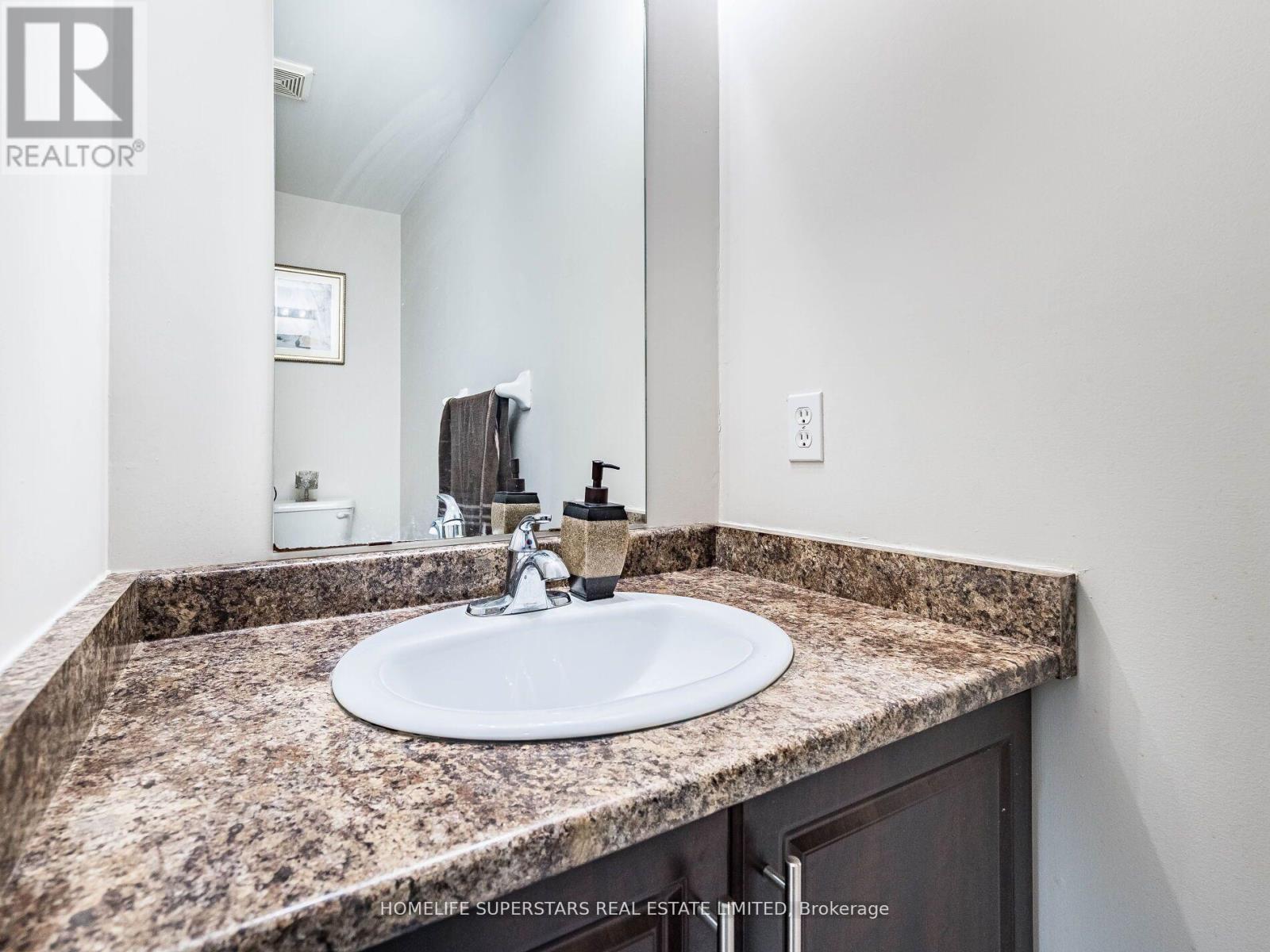 13 Wallaby Way, Brampton, Ontario  L6R 3G1 - Photo 6 - W12728160