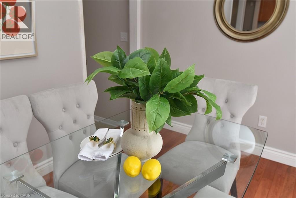 2258 Empire Crescent, Burlington, Ontario  L7L 6Y9 - Photo 11 - 40800709