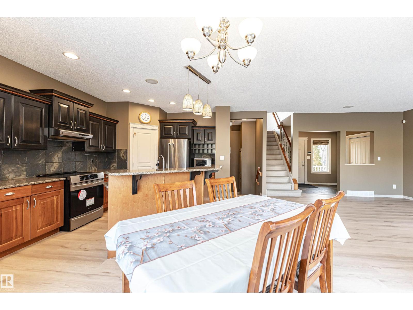 1612 Lacombe Ct Nw, Edmonton, Alberta  T6R 3T4 - Photo 16 - E4471054