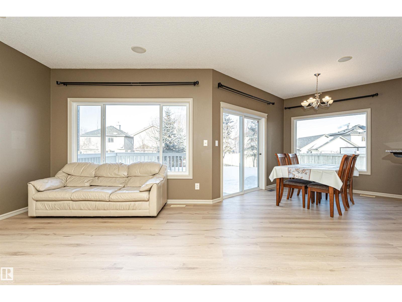 1612 Lacombe Ct Nw, Edmonton, Alberta  T6R 3T4 - Photo 9 - E4471054