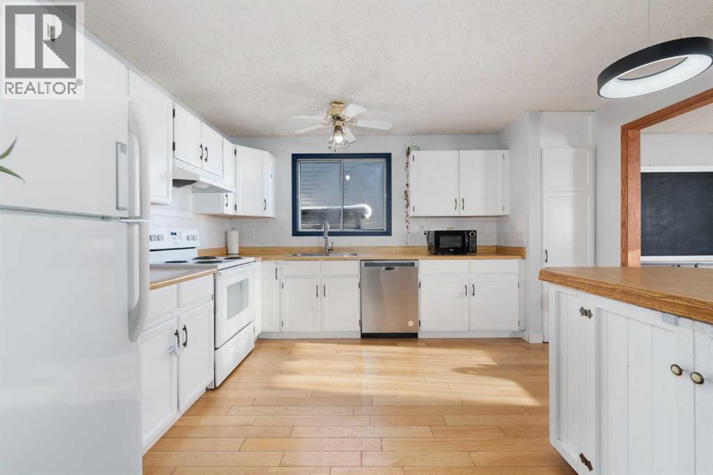 24 Brentwood Drive, Strathmore, Alberta  T1P 1G3 - Photo 11 - A2273871