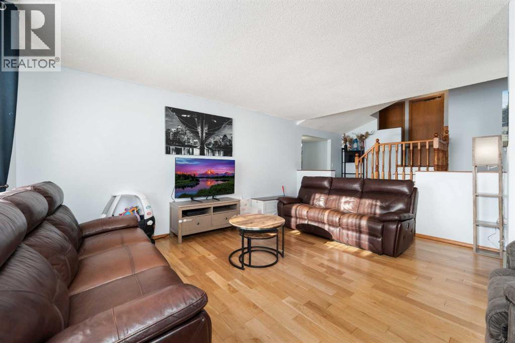 24 Brentwood Drive, Strathmore, Alberta  T1P 1G3 - Photo 4 - A2273871