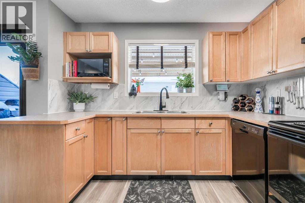 165 Everstone Drive Sw, Calgary, Alberta  T2Y 4P8 - Photo 8 - A2280953