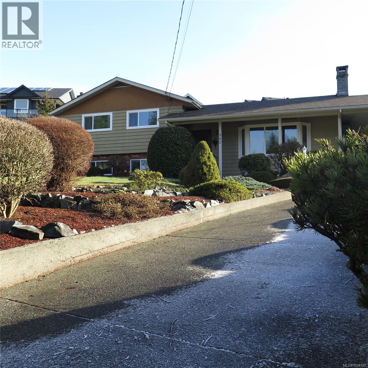 562 Rothdale Rd, Ladysmith, British Columbia