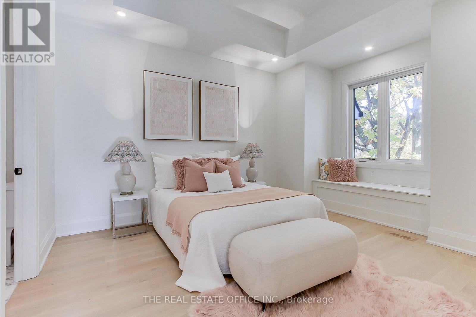 18 Beaverbrook Avenue, Toronto, Ontario  M9B 2M9 - Photo 22 - W12669678