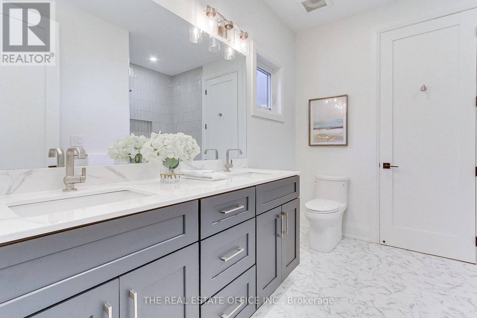 18 Beaverbrook Avenue, Toronto, Ontario  M9B 2M9 - Photo 26 - W12669678