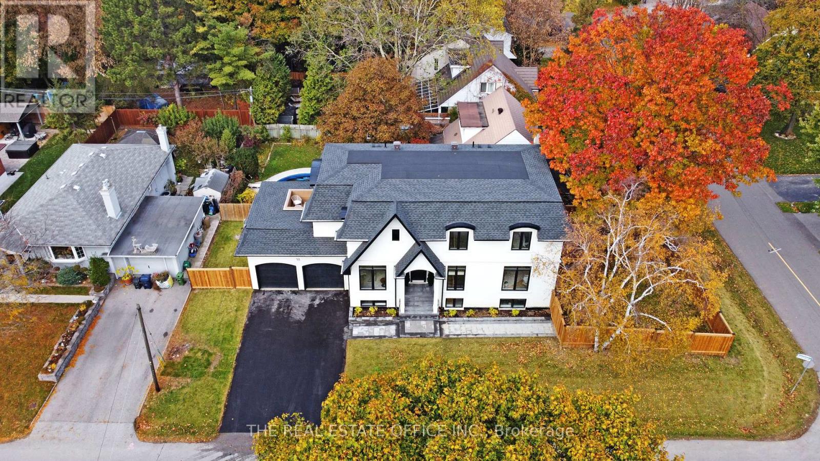 18 Beaverbrook Avenue, Toronto, Ontario  M9B 2M9 - Photo 40 - W12669678