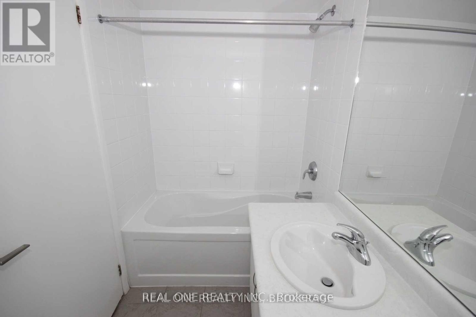 1072 - 209 Fort York Boulevard, Toronto, Ontario  M5V 4A1 - Photo 8 - C12728196