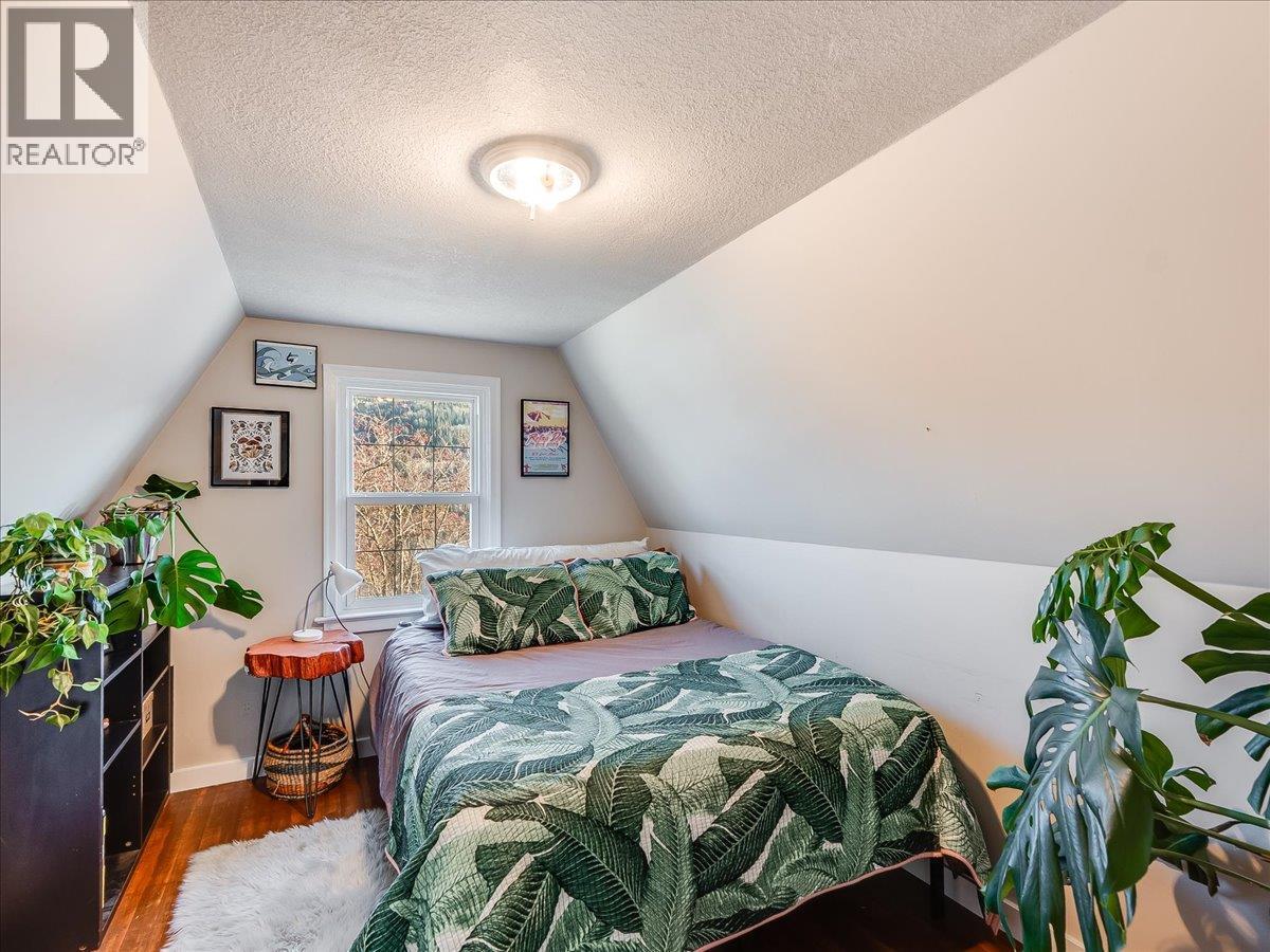 657 Shakespere Street, Warfield, British Columbia  V1R 2B1 - Photo 26 - 10373807