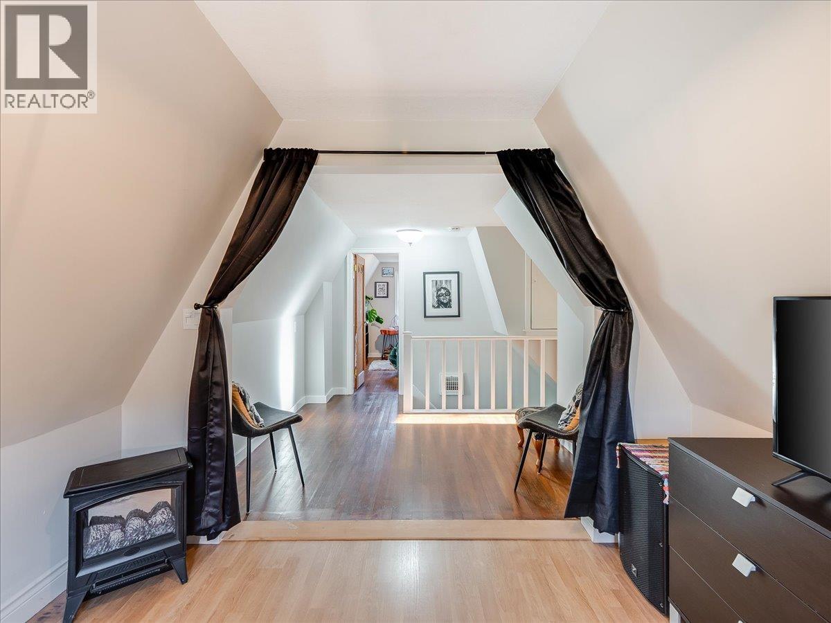 657 Shakespere Street, Warfield, British Columbia  V1R 2B1 - Photo 25 - 10373807