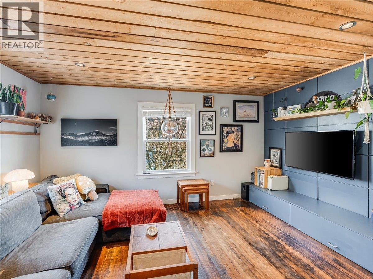 657 Shakespere Street, Warfield, British Columbia  V1R 2B1 - Photo 14 - 10373807