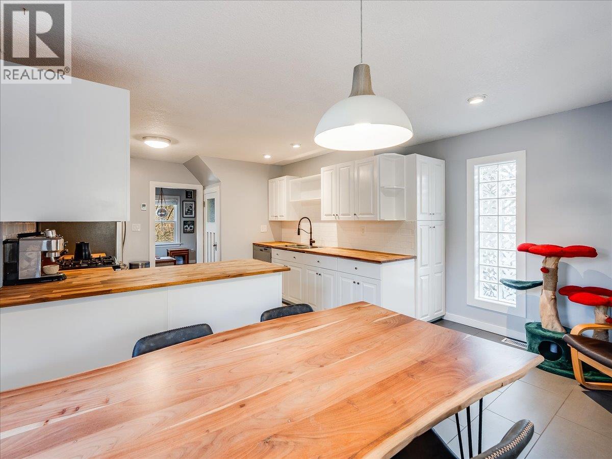 657 Shakespere Street, Warfield, British Columbia  V1R 2B1 - Photo 11 - 10373807