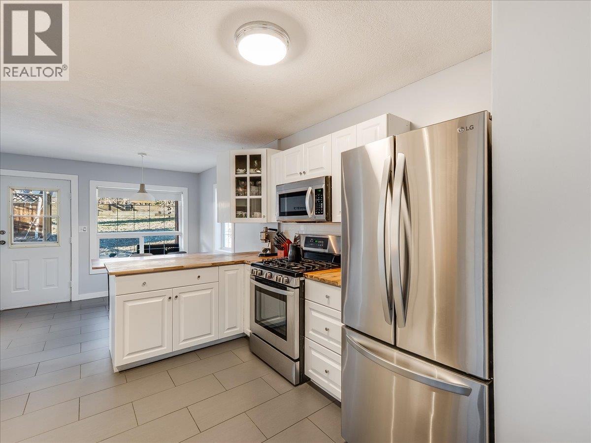 657 Shakespere Street, Warfield, British Columbia  V1R 2B1 - Photo 13 - 10373807