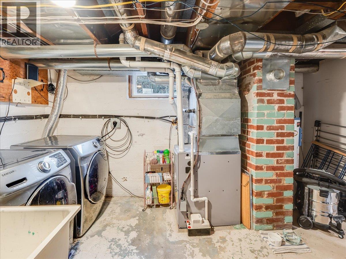 657 Shakespere Street, Warfield, British Columbia  V1R 2B1 - Photo 38 - 10373807