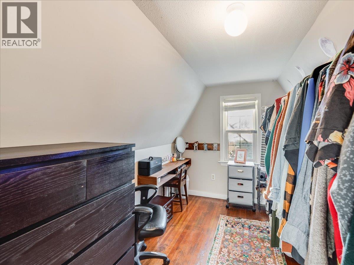 657 Shakespere Street, Warfield, British Columbia  V1R 2B1 - Photo 28 - 10373807