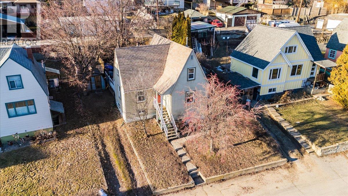 657 Shakespere Street, Warfield, British Columbia  V1R 2B1 - Photo 54 - 10373807