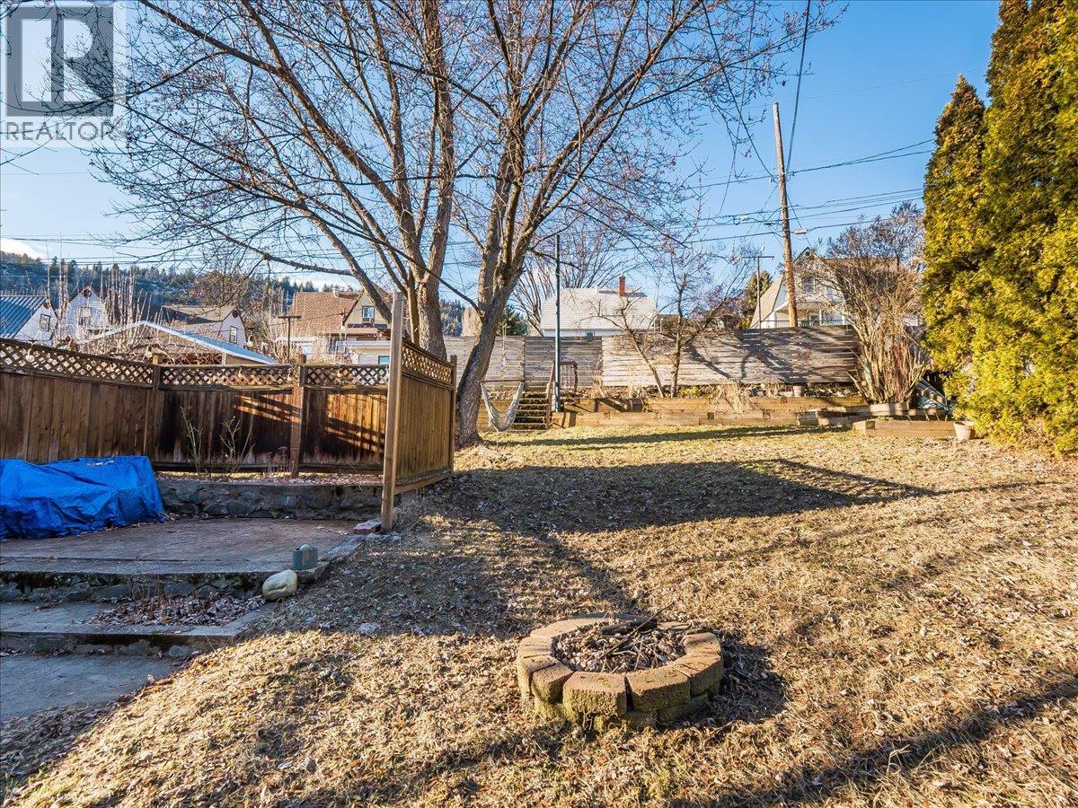 657 Shakespere Street, Warfield, British Columbia  V1R 2B1 - Photo 48 - 10373807