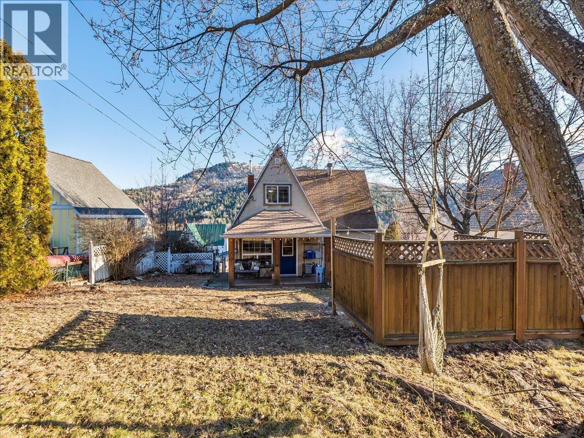 657 Shakespere Street, Warfield, British Columbia  V1R 2B1 - Photo 51 - 10373807