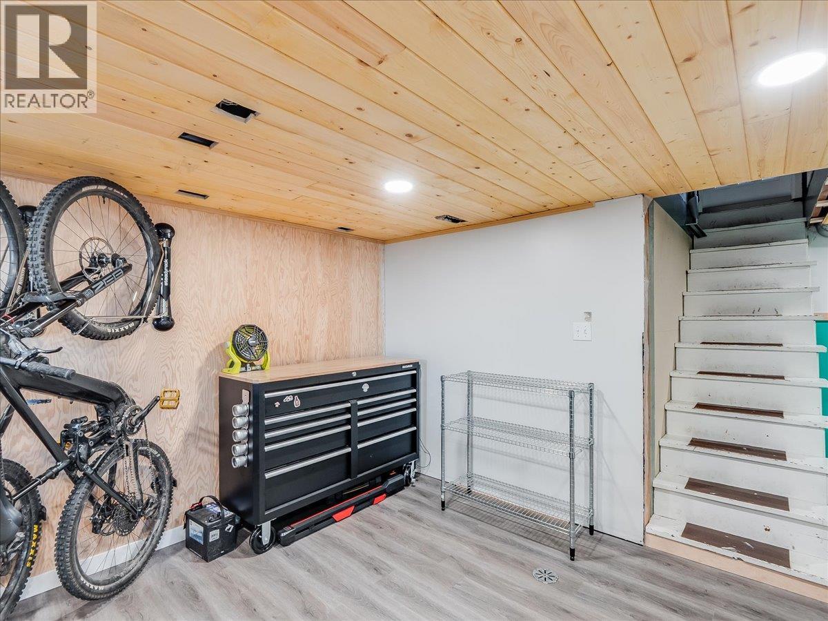 657 Shakespere Street, Warfield, British Columbia  V1R 2B1 - Photo 33 - 10373807