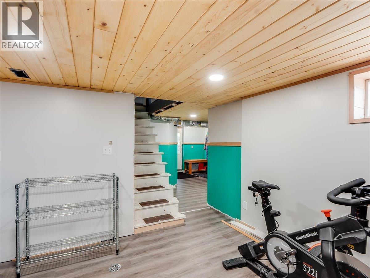 657 Shakespere Street, Warfield, British Columbia  V1R 2B1 - Photo 31 - 10373807