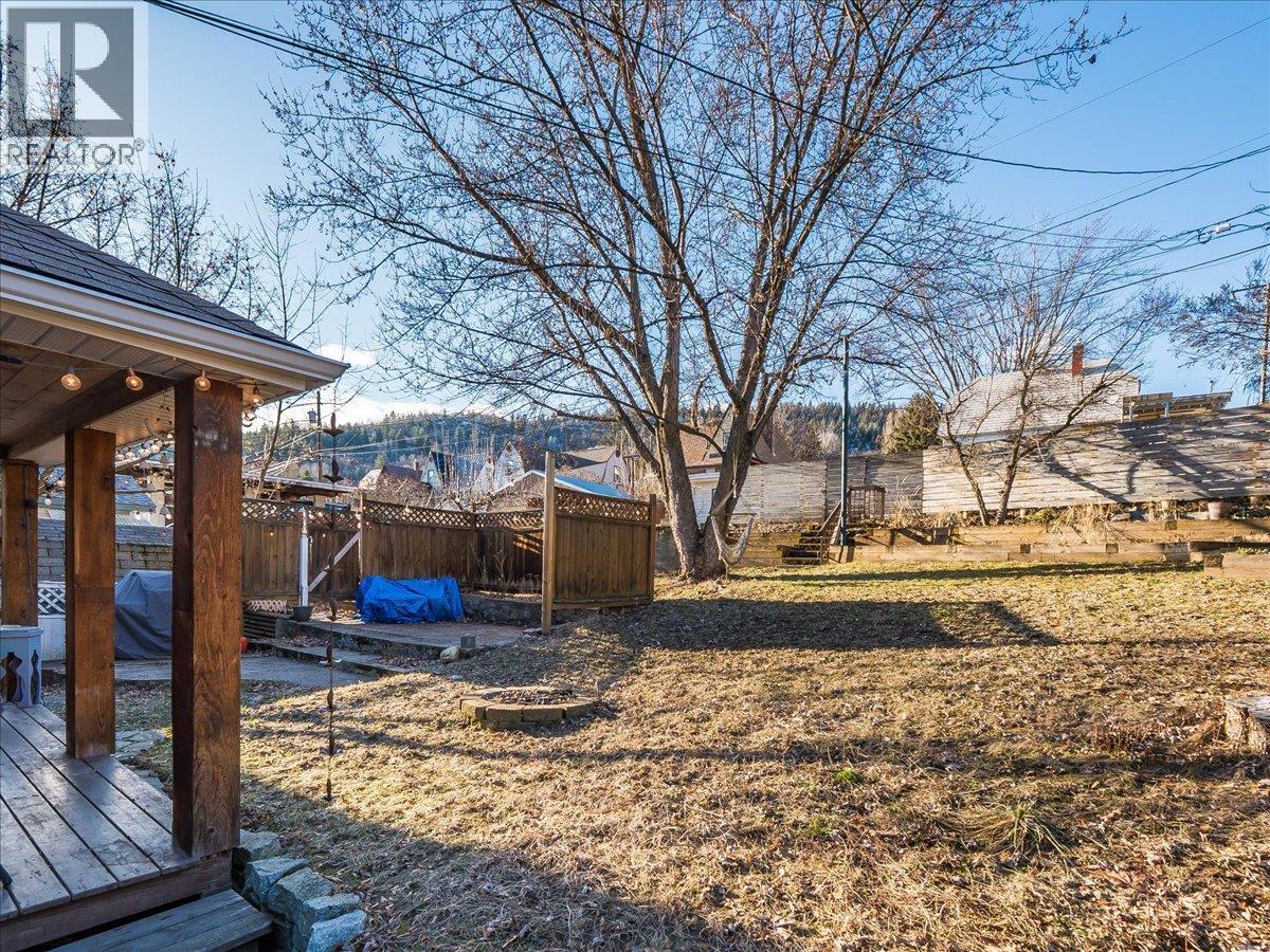 657 Shakespere Street, Warfield, British Columbia  V1R 2B1 - Photo 47 - 10373807