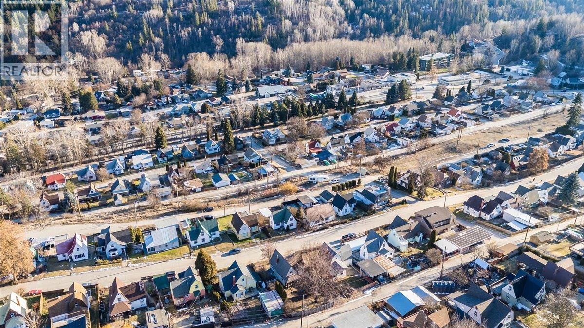 657 Shakespere Street, Warfield, British Columbia  V1R 2B1 - Photo 58 - 10373807