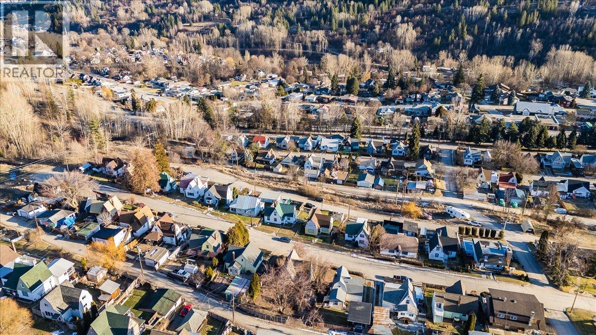 657 Shakespere Street, Warfield, British Columbia  V1R 2B1 - Photo 60 - 10373807