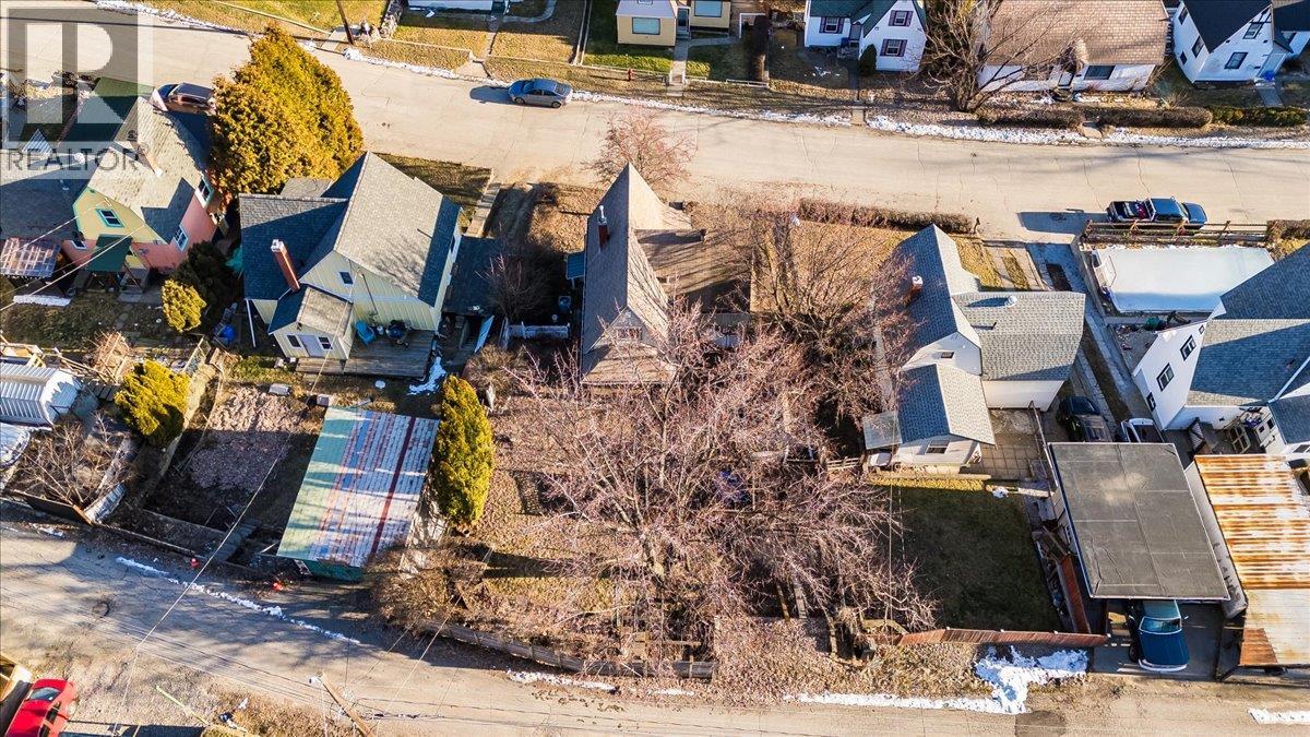 657 Shakespere Street, Warfield, British Columbia  V1R 2B1 - Photo 56 - 10373807