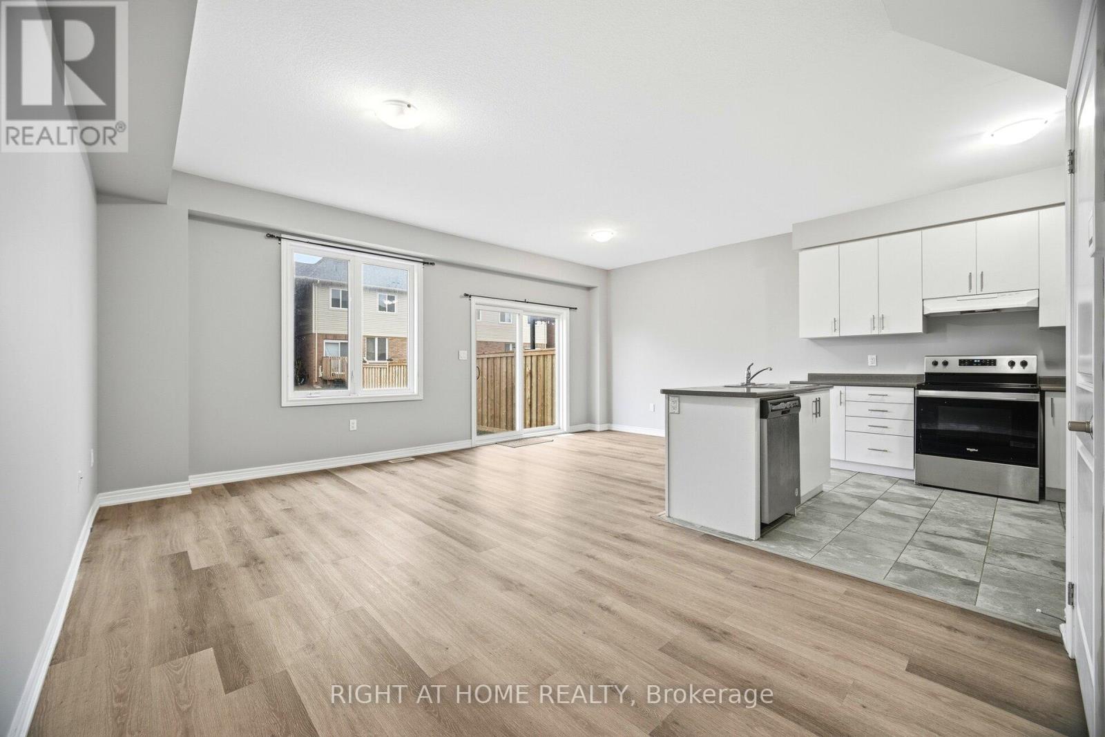 145 Sonoma Lane, Hamilton, Ontario  L8E 0J9 - Photo 4 - X12728216