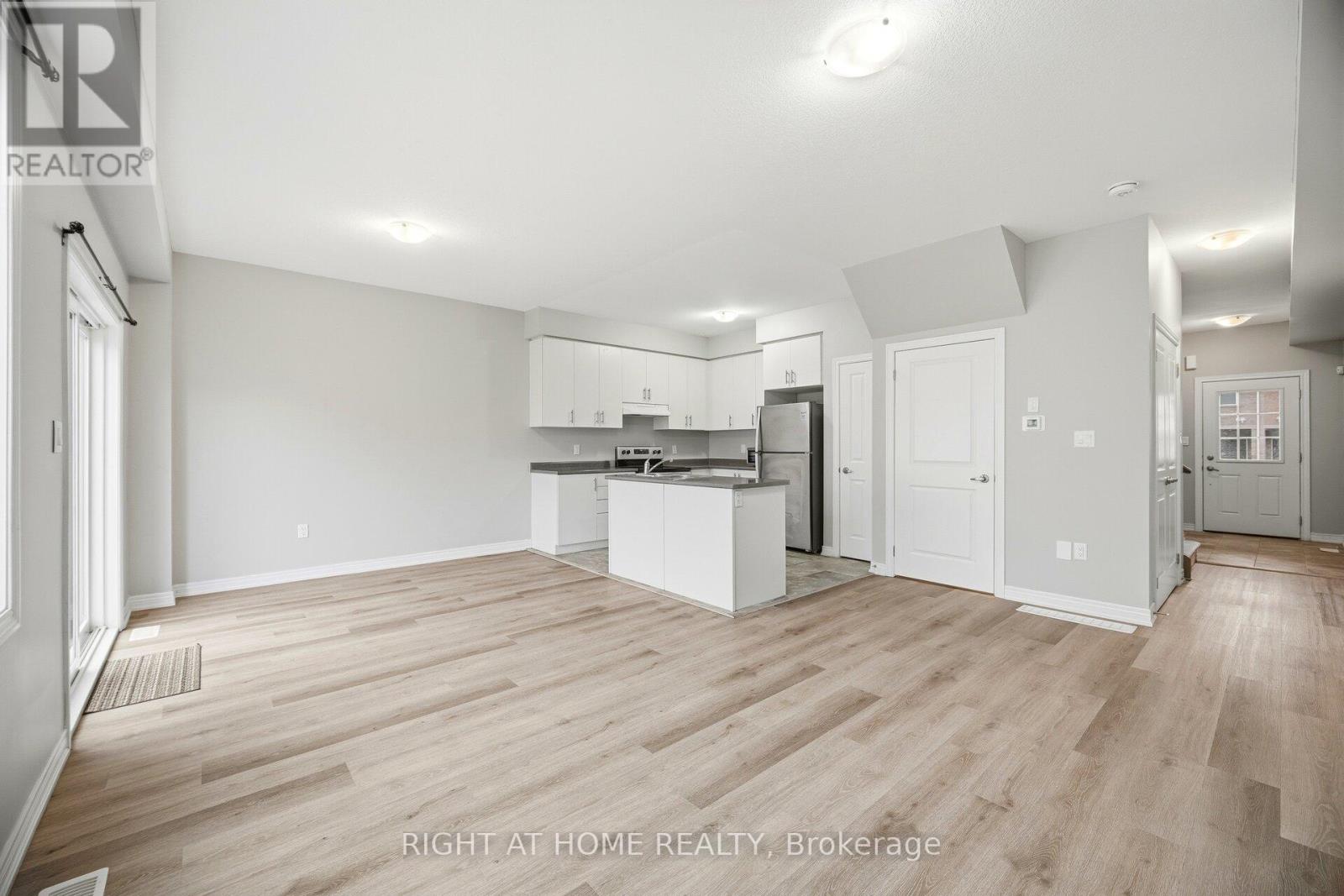 145 Sonoma Lane, Hamilton, Ontario  L8E 0J9 - Photo 5 - X12728216