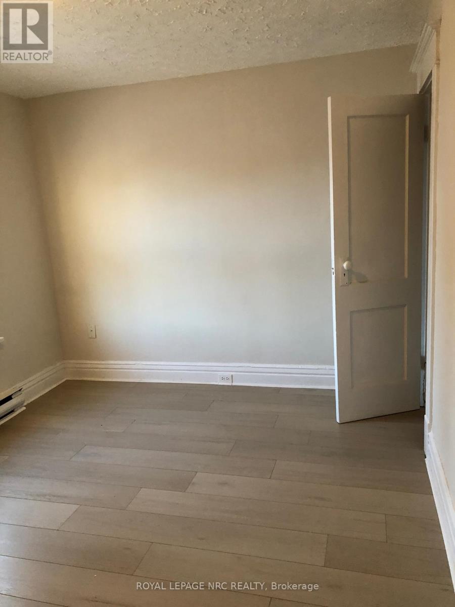 5055 Willmott Street N, Niagara Falls, Ontario  L2E 2A2 - Photo 12 - X12728238