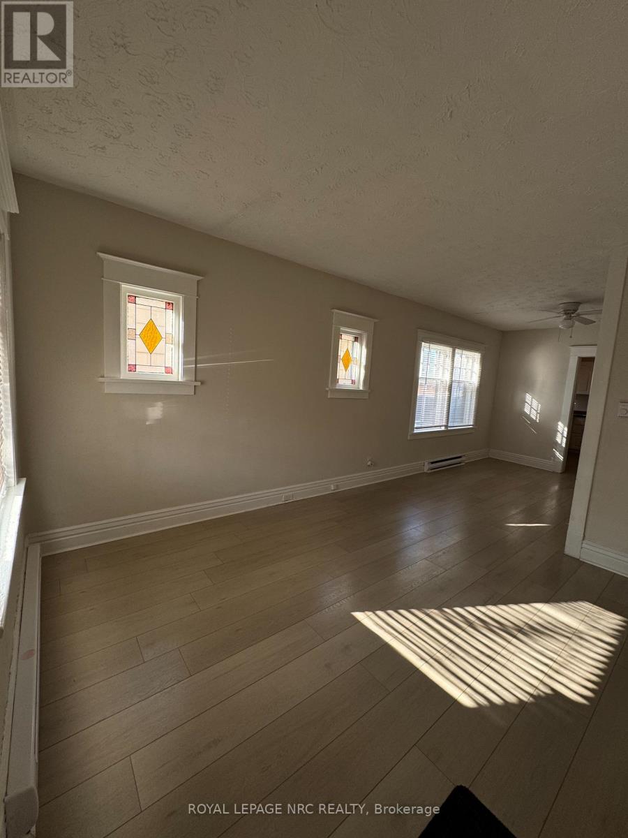 5055 Willmott Street N, Niagara Falls, Ontario  L2E 2A2 - Photo 4 - X12728238