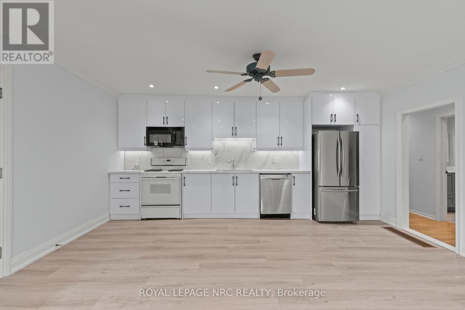 Rear - 360 Cherryhill Boulevard S, Fort Erie, Ontario  L0S 1B0 - Photo 12 - X12728244