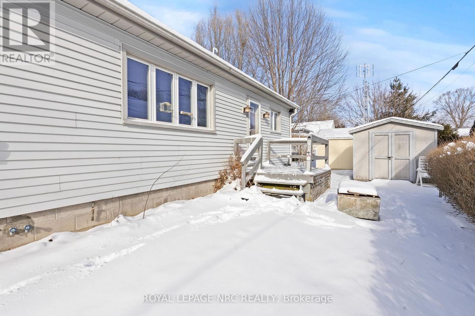 Rear - 360 Cherryhill Boulevard S, Fort Erie, Ontario  L0S 1B0 - Photo 3 - X12728244
