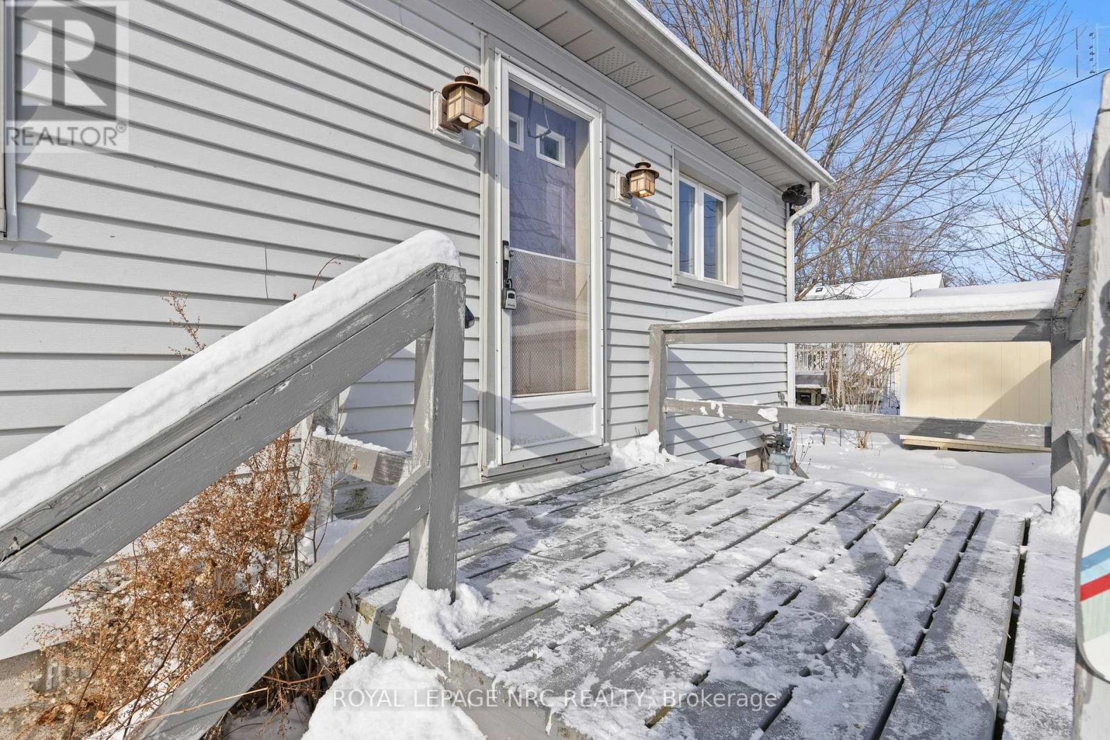 Rear - 360 Cherryhill Boulevard S, Fort Erie, Ontario  L0S 1B0 - Photo 4 - X12728244