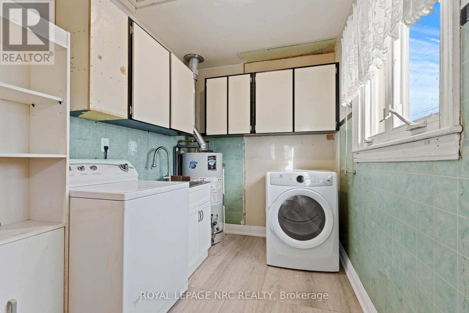 Rear - 360 Cherryhill Boulevard S, Fort Erie, Ontario  L0S 1B0 - Photo 6 - X12728244