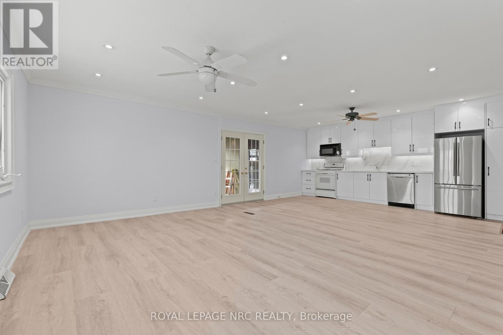 Rear - 360 Cherryhill Boulevard S, Fort Erie, Ontario  L0S 1B0 - Photo 8 - X12728244