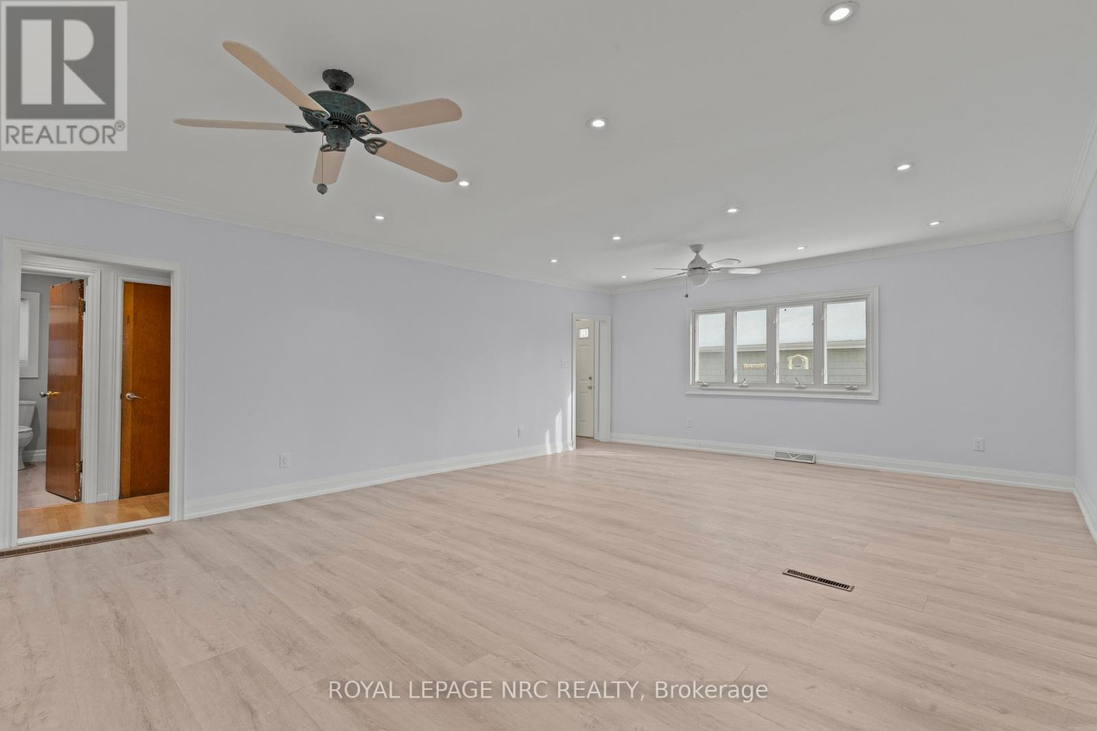 Rear - 360 Cherryhill Boulevard S, Fort Erie, Ontario  L0S 1B0 - Photo 9 - X12728244