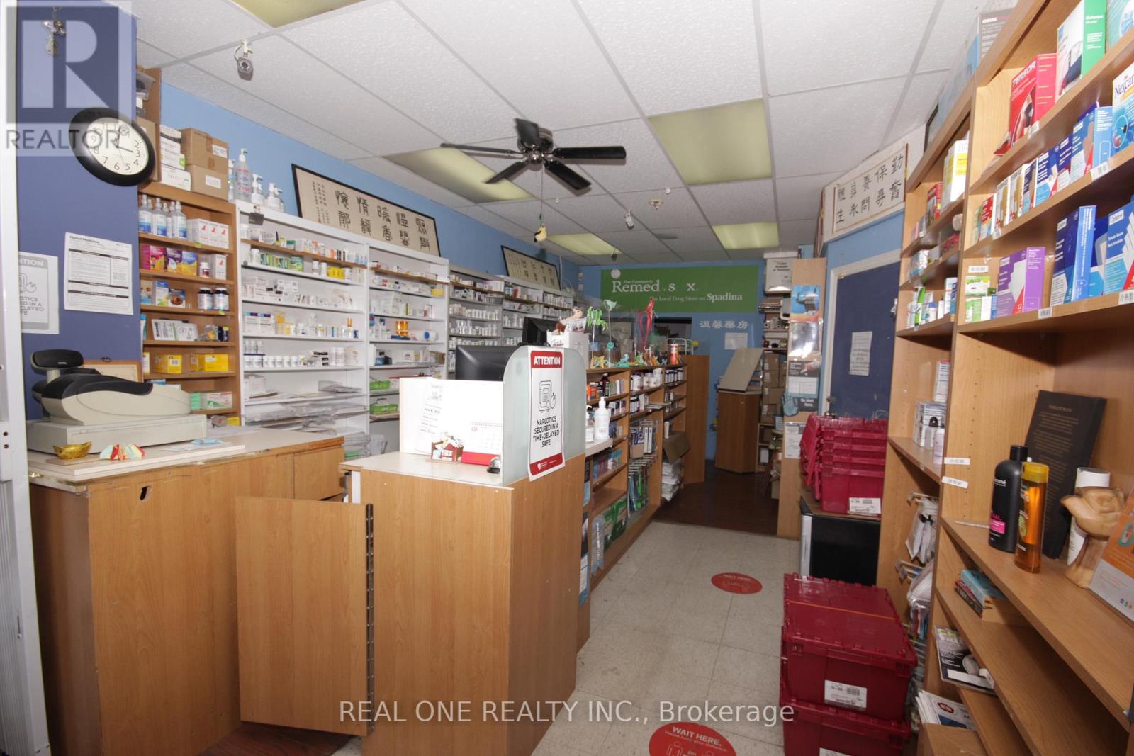 347 Spadina Avenue, Toronto, Ontario  M5T 2G3 - Photo 2 - C12722448