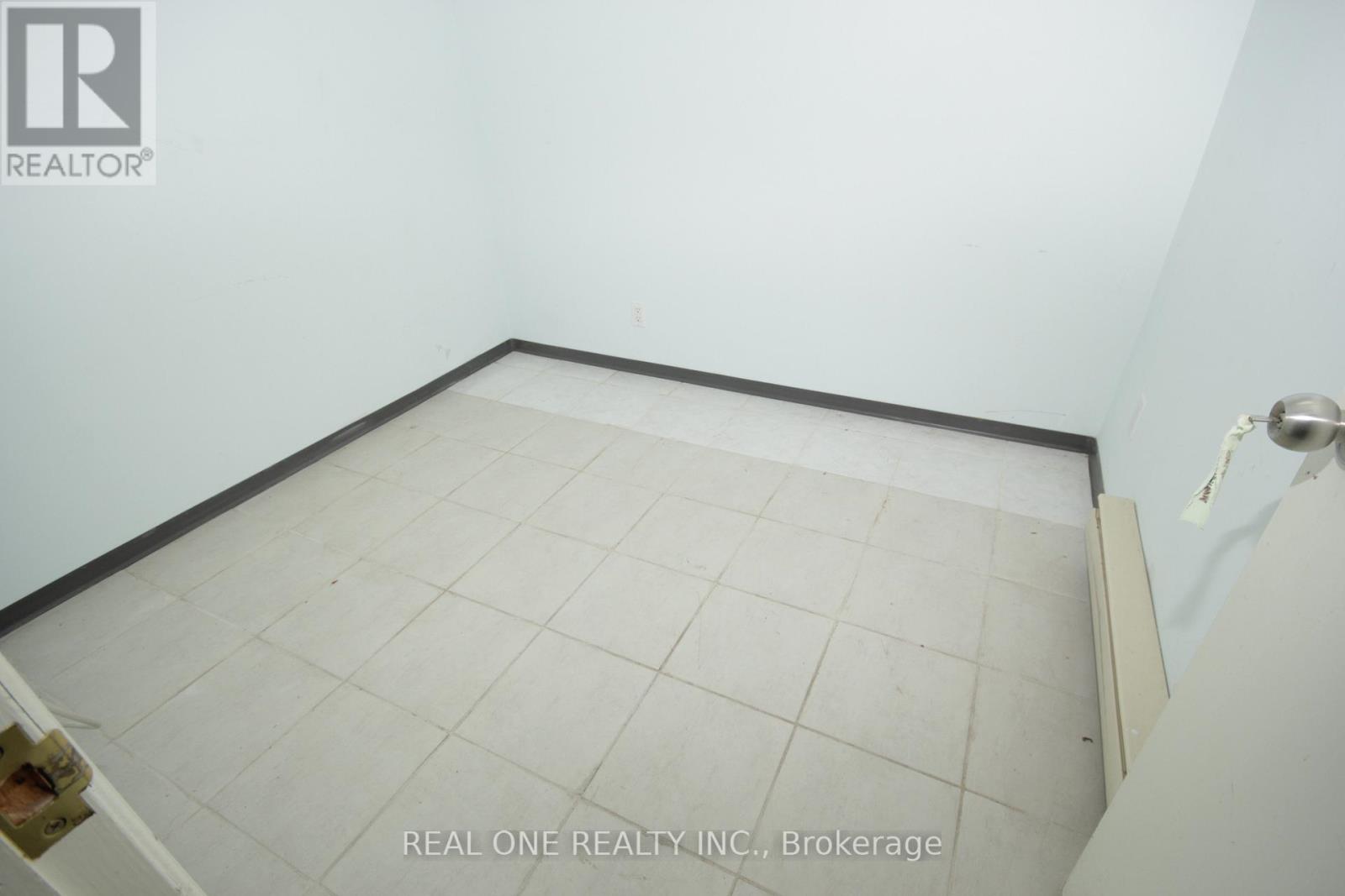 347 Spadina Avenue, Toronto, Ontario  M5T 2G3 - Photo 8 - C12722448