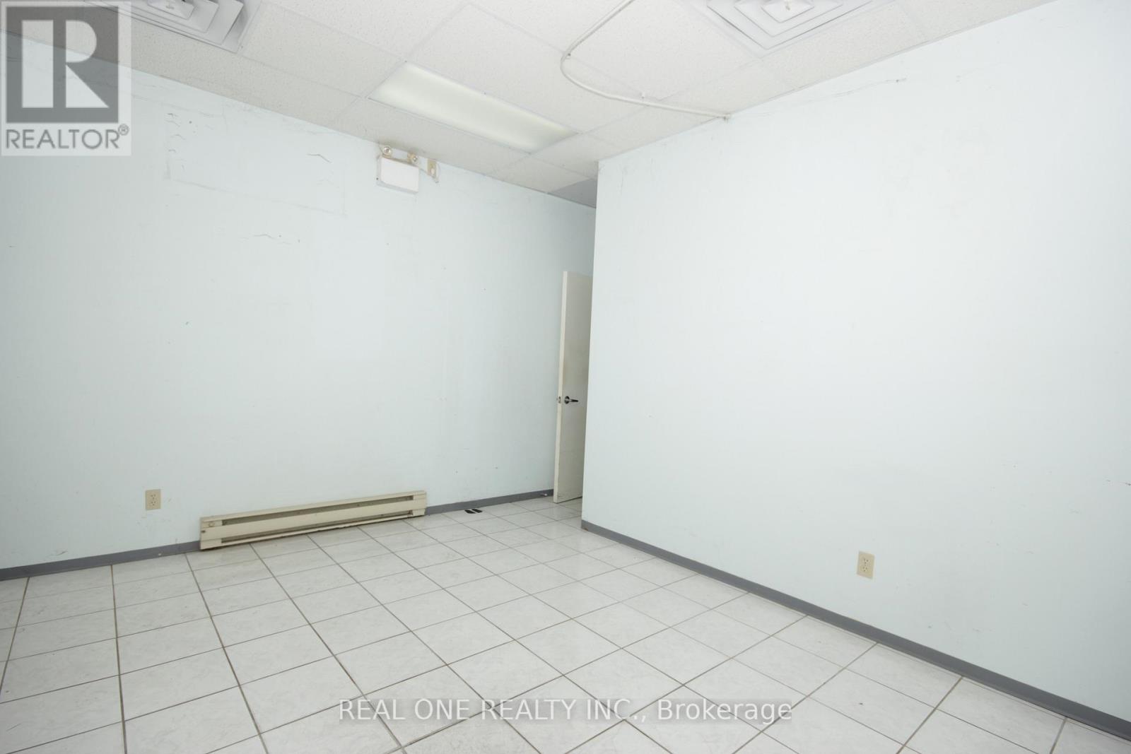 347 Spadina Avenue, Toronto, Ontario  M5T 2G3 - Photo 4 - C12722448