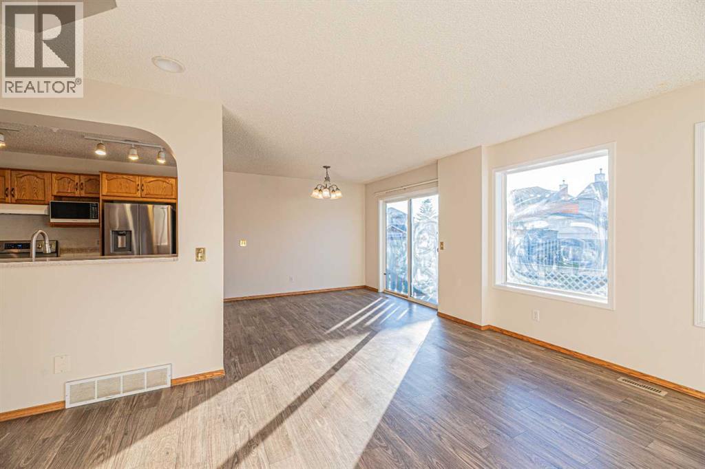 28 Martha's Meadow Place Ne, Calgary, Alberta T3J 4H6 - Photo 9 - A2268817