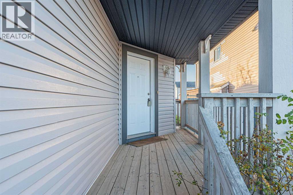 28 Martha's Meadow Place Ne, Calgary, Alberta T3J 4H6 - Photo 3 - A2268817