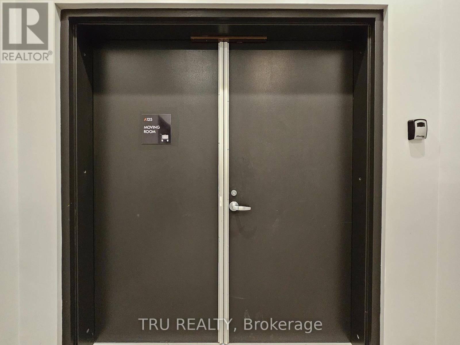 608 - 1350 Hemlock Road, Ottawa, Ontario  K1K 5C2 - Photo 9 - X12728258